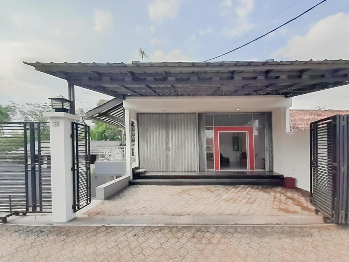 Wisma Asri Syariah Majalengka Redpartner Dawuhan Экстерьер фото