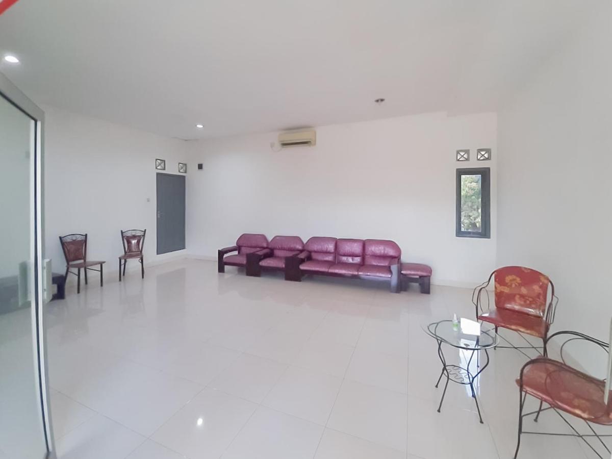 Wisma Asri Syariah Majalengka Redpartner Dawuhan Экстерьер фото
